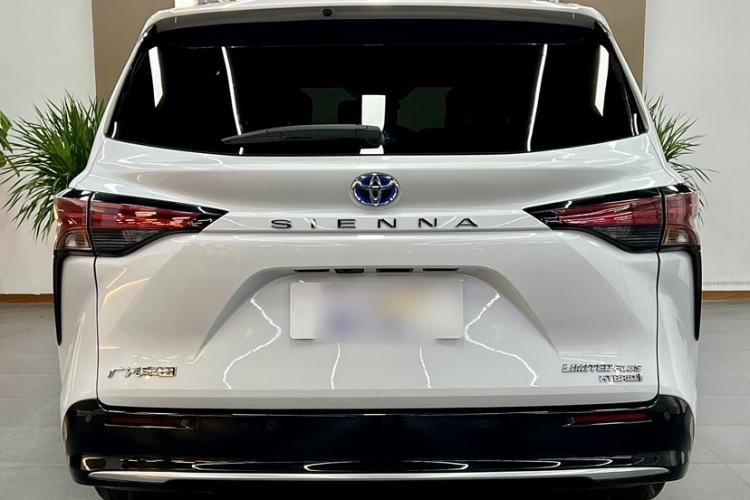 Used Toyota SIENNA 2021 2.5L Hybrid Ultimate Edition Exterior 4