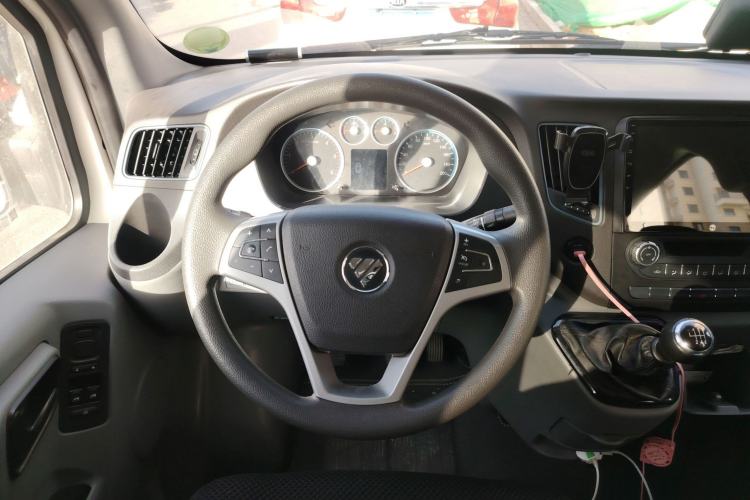 Used Foton Toano 2022 2.0T Manual Urban Edition Short Wheelbase Mid-Height Design Rear Single Tire 5/6/9-Seater Configuration 4F20TC3