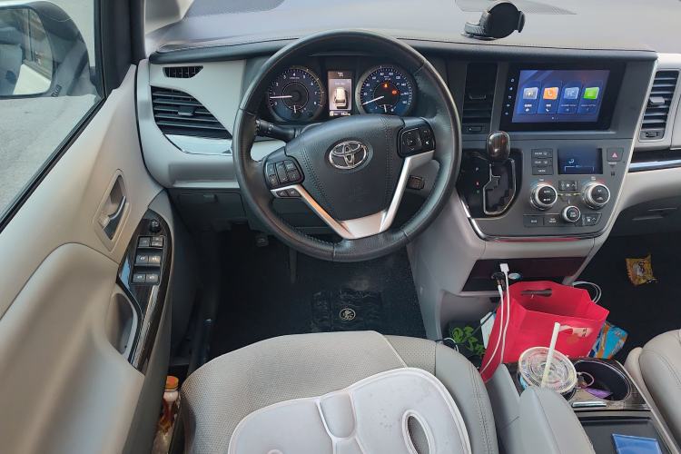 Used Toyota SIENNA 2016 3.5L Two-Wheel Drive 7-Seater Parallel Import
