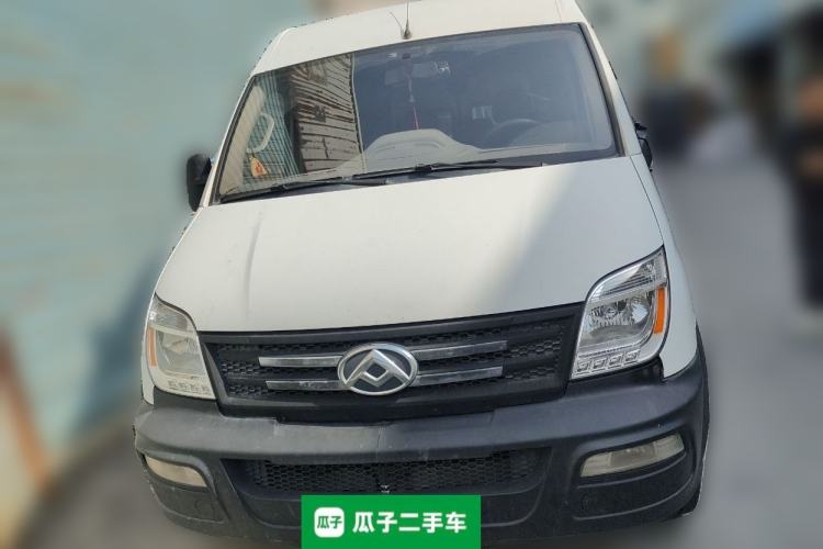 Used SAIC MAXUS Xintu V80 2019 2.5T Classic 6-Speed Manual Van Short Wheelbase Mid-Roof Design 2/3 Seats