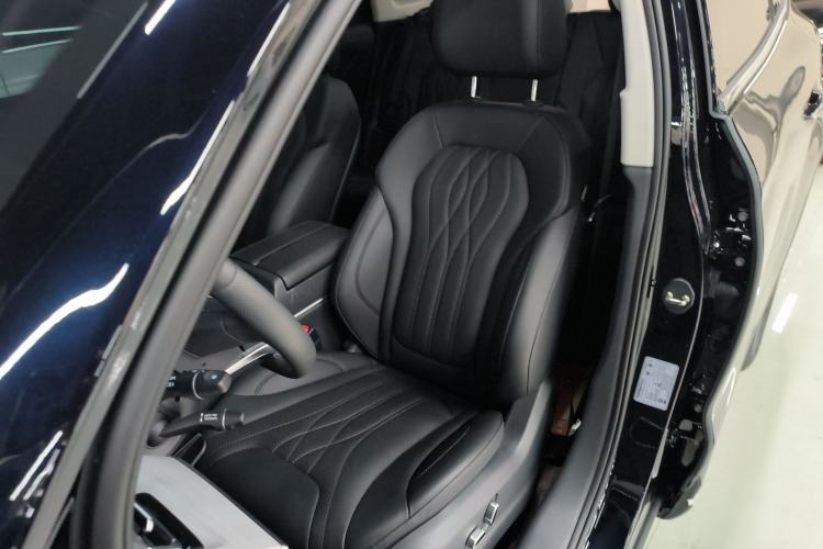 Used Hongqi HS5 2025 2.0T Two-Wheel Drive Flagship Pro Edition