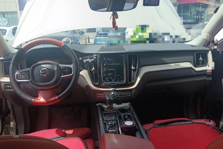 Used Volvo XC60 2019 T5 4x4 Zhiya Luxury Edition China VI Standard Center Console