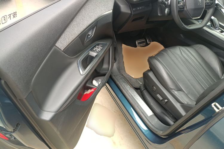 Used Peugeot 5008 2017 380THP 7-Seater Luxury Edition