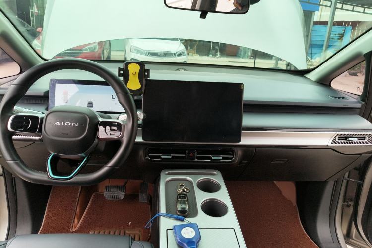 Used AION Y 2023 Younger Star Edition Center Console