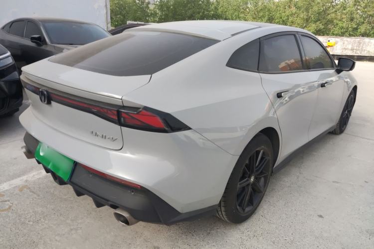 Used CHANGAN UNI-V 2022 1.5T Prestige Version
