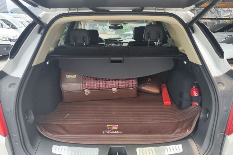 Used Cadillac XT5 2018 25T Luxury Model Trunk