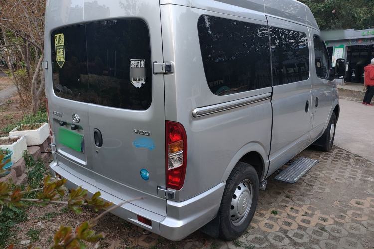 Used SAIC MAXUS Xintu V80 2021 2.0T Manual Classic Aoyuntong Short Wheelbase Mid-Roof 5/6-Seater
