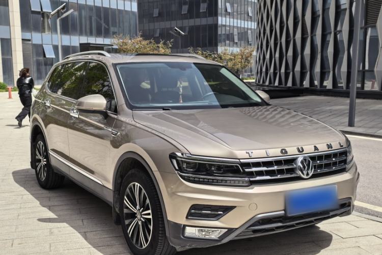 Used Volkswagen Tiguan L 2018 380TSI Automatic All-Wheel Drive Luxury Edition Exterior 2