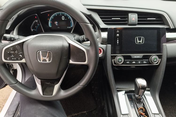 Used Honda Civic 2016 220TURBO CVT Luxury Edition
