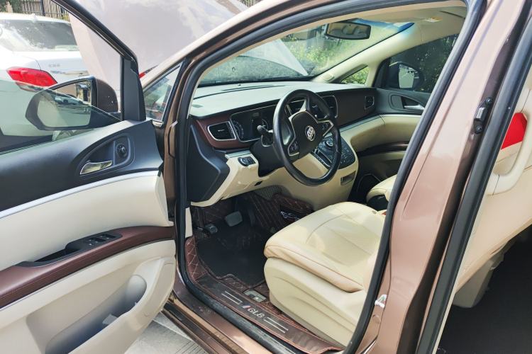 Used Buick GL8 2018 28T Luxury Model China VI Standard
