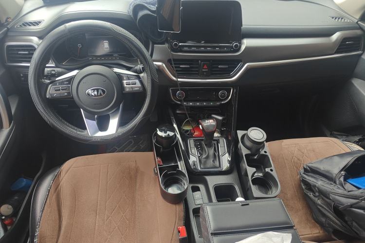Used Kia Sportage R 2018 2.0L Automatic Smart Luxury Version China V Standard Center Console