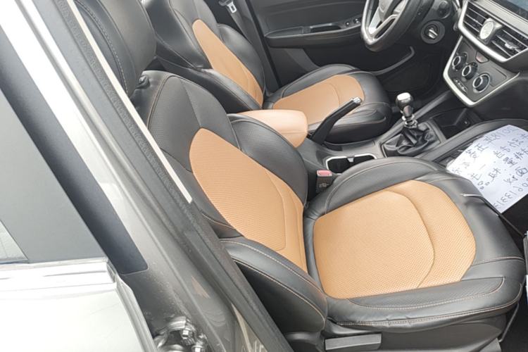 Used Wuling Hongguang S3 2018 1.5T Manual Comfort Model China V Standard
