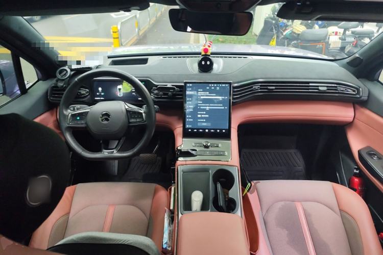 Used Nio EC6 2020 615 km Signature Edition Center Console