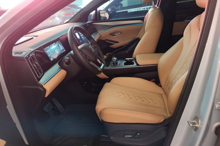 Used BYD Song L DM-i 2024 112 km Beyond Edition Left Front Seat