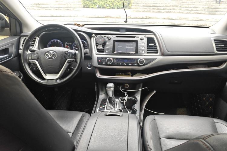 Used Toyota Highlander 2018 2.0T Four-Wheel Drive Luxury Edition 7 Seats China V Emission Standard