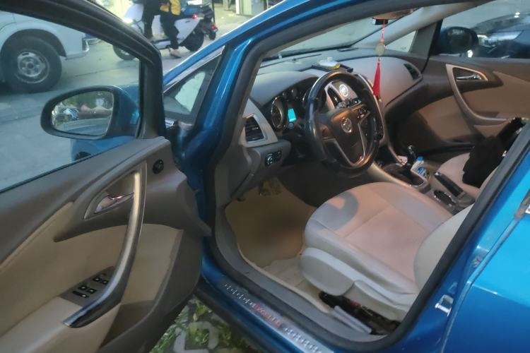 Used Buick GT 2014 XT 1.6L Manual Entry-Level Model
