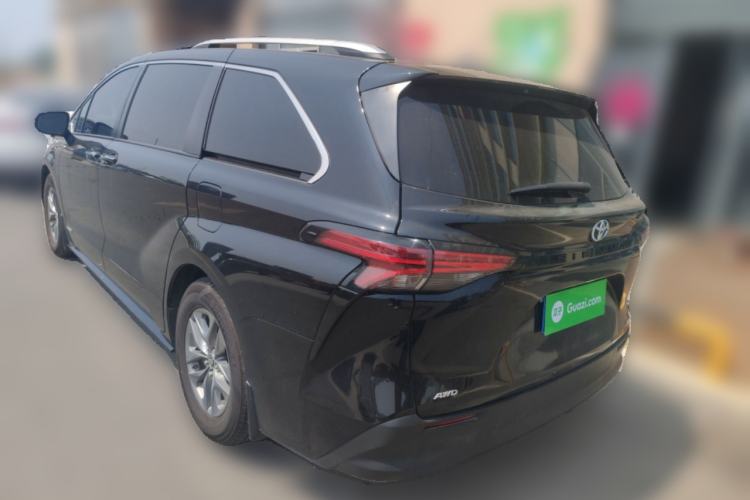Used Toyota SIENNA 2021 2.5L Four-Wheel Drive XLE 7-Seater Canadian Version Rear Left 45 Deg