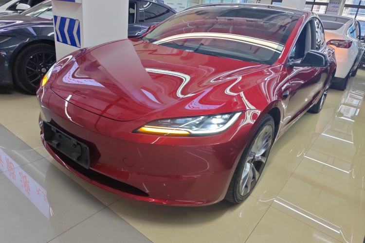 Used Tesla Model 3 2023 Long-Range All-Wheel-Drive Version
