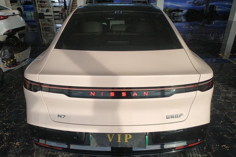 Used Nissan N7 2025 625 Max Exterior 4