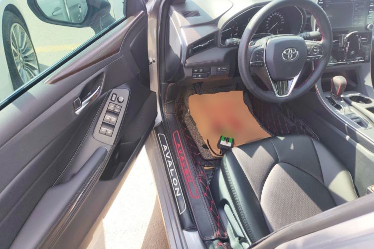 Used Toyota Avalon 2019 2.5L Ambition Version China VI Standard Driver Seat