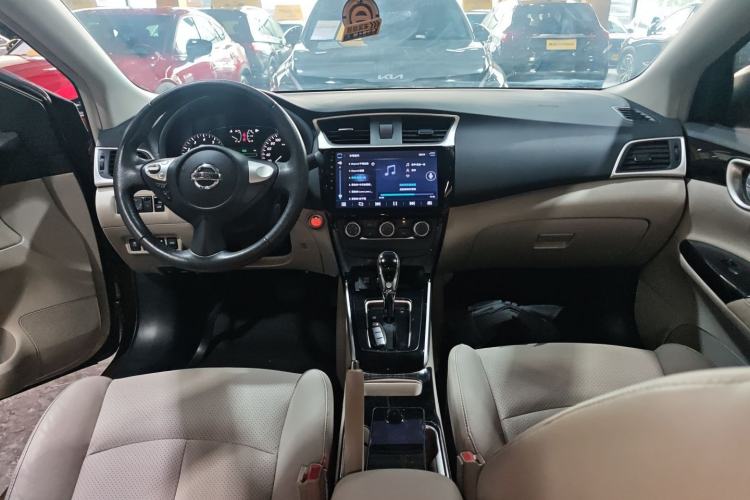 Used Nissan Sylphy 2018 1.6XV CVT Deluxe Edition Center Console