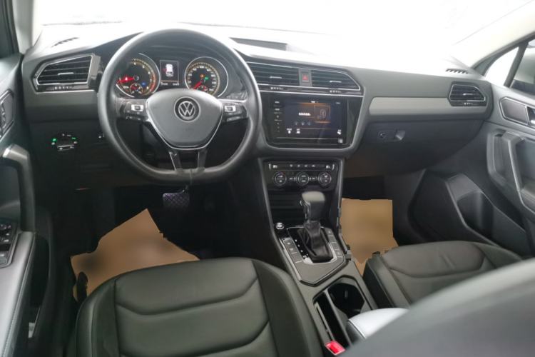 Used Volkswagen Tiguan L 2021 330TSI Automatic Two-Wheel Drive Smart Edition Center Console