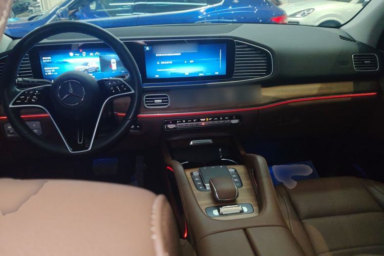 Used Mercedes-Benz GLE 2025 GLE 450 4MATIC Fashion Edition Center Console