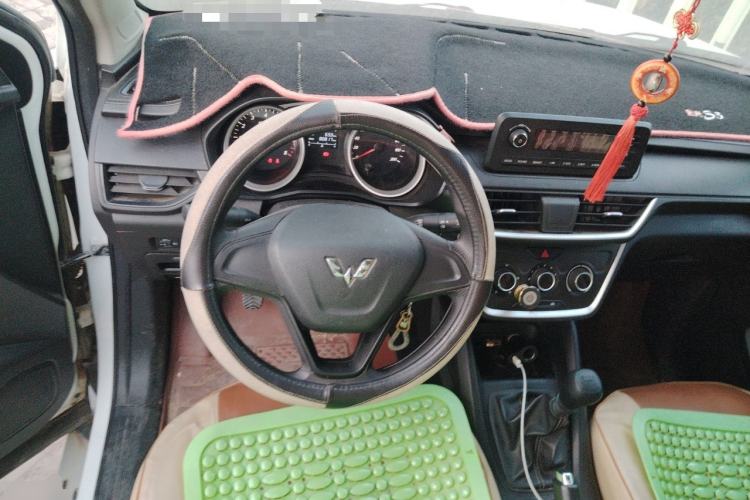 Used Wuling Hongguang S3 2018 1.5L Manual Standard Version China V Standard Steering Wheel