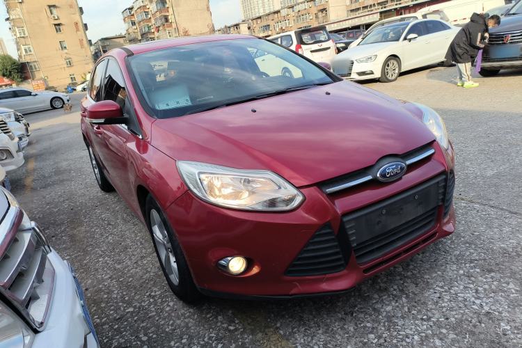 Used Ford Focus 2012 Hatchback 1.6L Manual Fashion Edition
