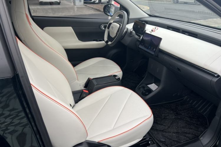 Used Chery Little Ant 2024 Facelifted 321km Beloved Edition Interior 4