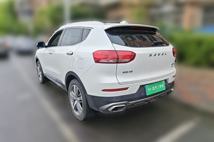 Used Haval H6 2017 Red Label 2.0T Automatic Two-Wheel Drive ZhiShang Model
