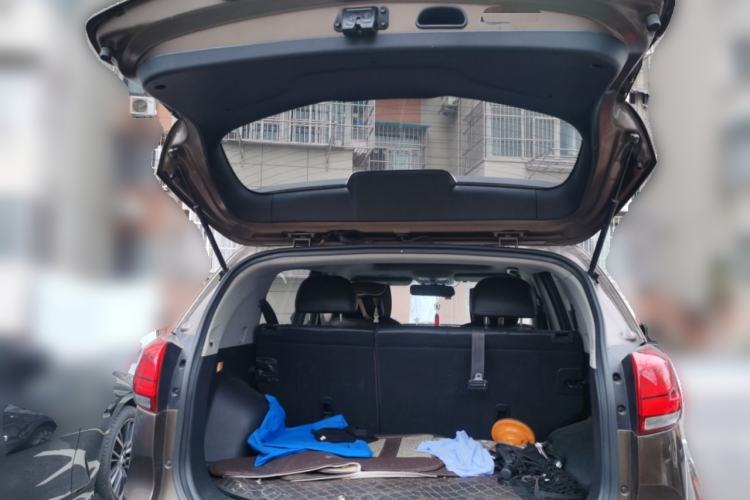 Used Kia Sportage R 2015 2.0L Automatic Two-Wheel Drive GLS Trunk