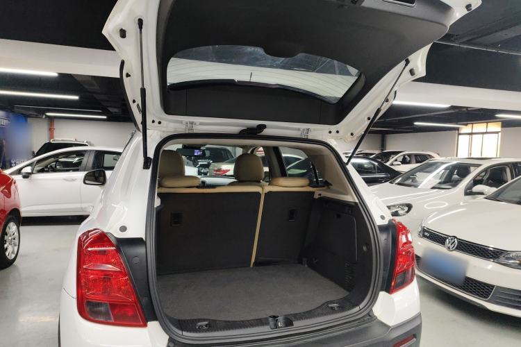 Used Chevrolet Trax 2016 1.4T Automatic Two-Wheel Drive Comfort Version with Sunroof Trunk