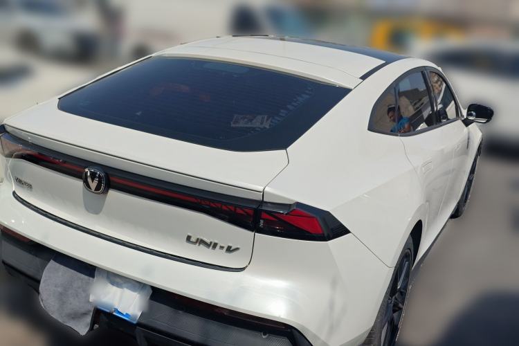 Used Changan UNI-V 2022 1.5T Prestige Version
