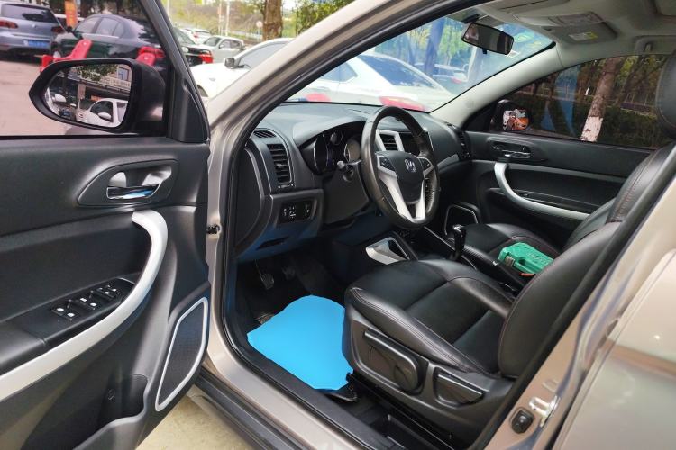 Used Changan CS35 2016 1.6L Manual Luxury Model China IV Standard