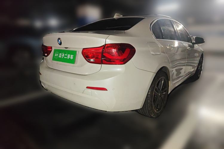 Used BMW 1 Series 2019 118i Fashion Model Rear Right 45 Deg