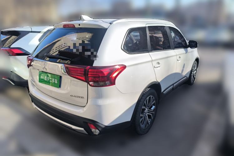 Used Mitsubishi Outlander 2018 2.0L Two-Wheel Drive Glory Edition 5 Seats