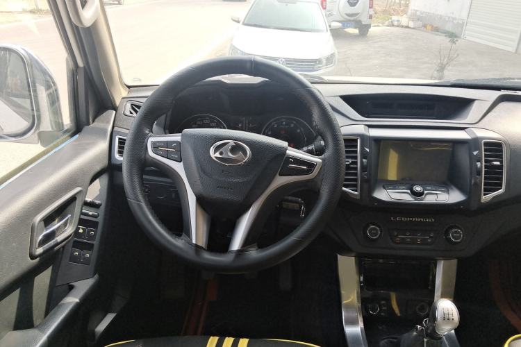 Used Leopaard Q6 2015 2.4L Manual 4x4 Excellence Edition