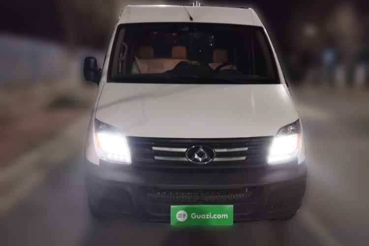 Used SAIC MAXUS Xintu V80 2014 2.5T Aotuntong Short Wheelbase Mid-Roof Model