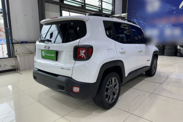 Used Jeep Renegade 2018 Connected Large Screen Version 180TS Automatic Kinetic Edition+ Exterior 8