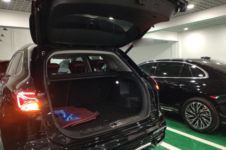 Used Hongqi HS5 2023 2.0T Four-Wheel Drive Flagship Pro Edition
