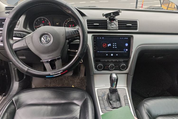 Used Volkswagen Passat 2011 1.8 TSI DSG Prestige Edition Center Console