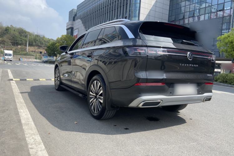 Used Volkswagen Tavendor 2023 330TSI Luxury Touring Edition Exterior 3