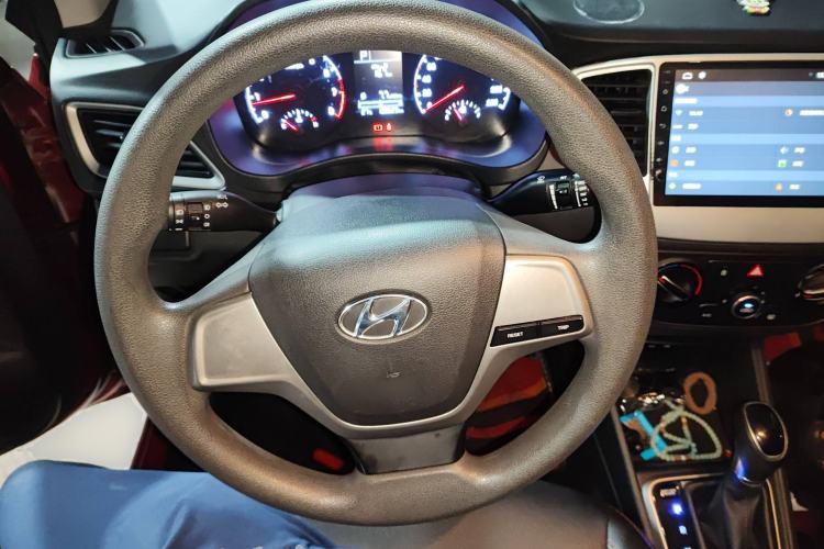 Used Hyundai Verna (new generation) 2016 1.4L Automatic Cool Edition GLS Steering Wheel