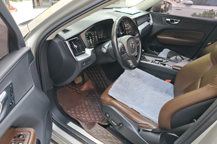 Used Volvo XC60 2020 T5 4x4 Zhiyi Luxury Edition