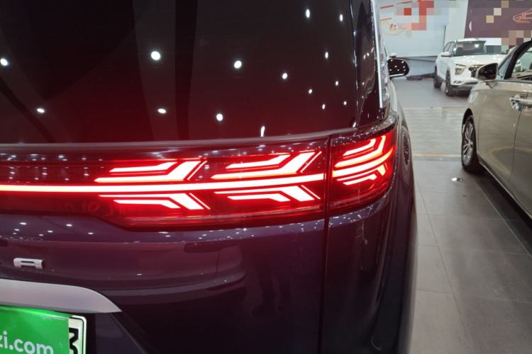 Used Denza D9 2022 DM-i 970 Four-Wheel Drive Prestige Model
