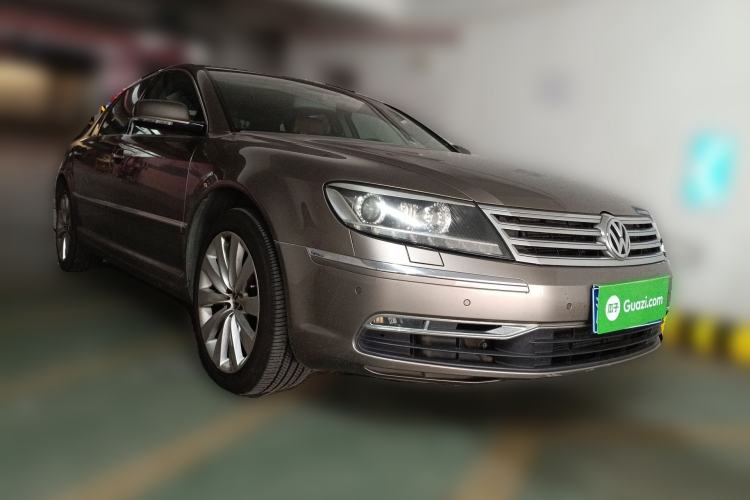Used Volkswagen Phaeton 2011 3.6L V6 4-Seater Extended-Length Individual Edition Front Right 45 Deg