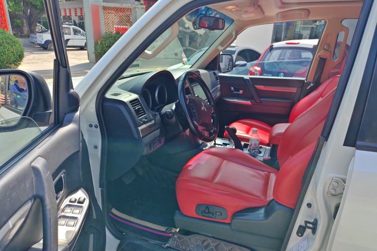 Used Mitsubishi Pajero (Import) 2018 3.0L Automatic Standard Edition
