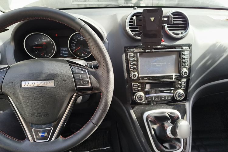 Used Haval H6 2015 Upgraded Model 1.5T Manual Two-Wheel Drive Elite Version
