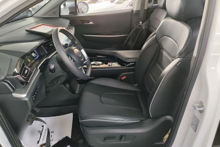 Used Hyundai Custo 2024 270TGDi LUX Prestige Edition Left Front Seat